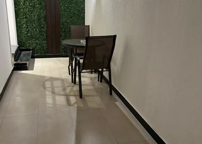 استديو بمدخل خاص وجلسة خارجية